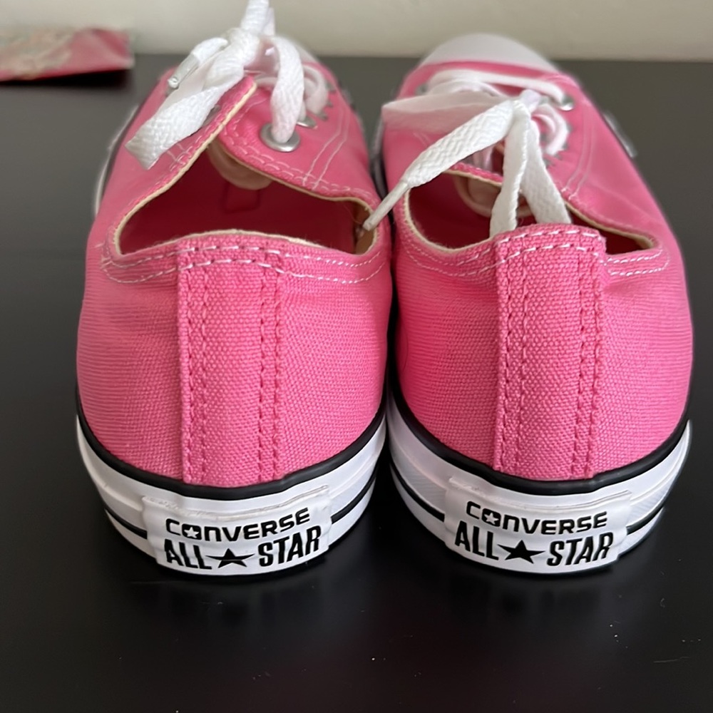 Pink Converse - Picture 4 of 6